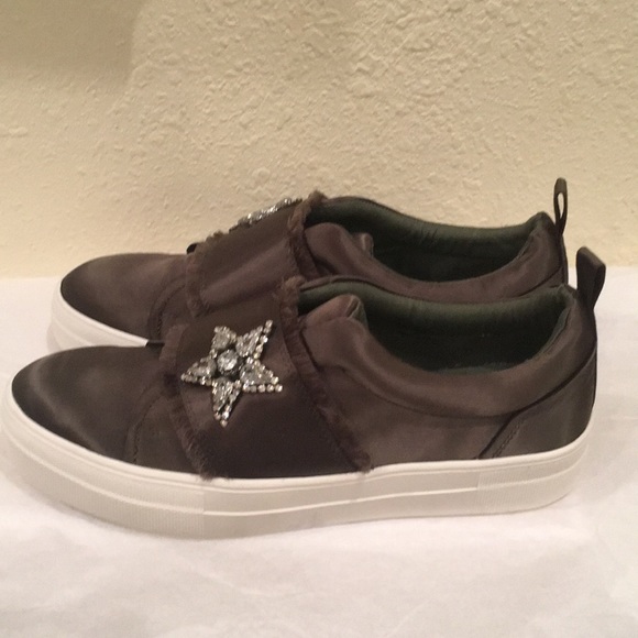steve madden 🔥Graphic sneaker. 🔥 Olive Green New - Picture 4 of 5